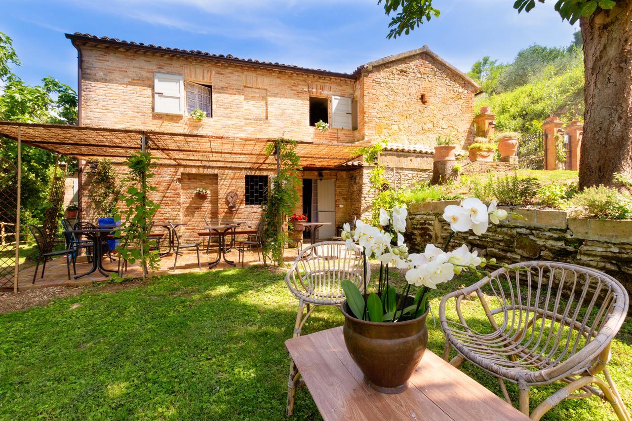 B&B La Residenza Del Poeta Montesicuro Экстерьер фото