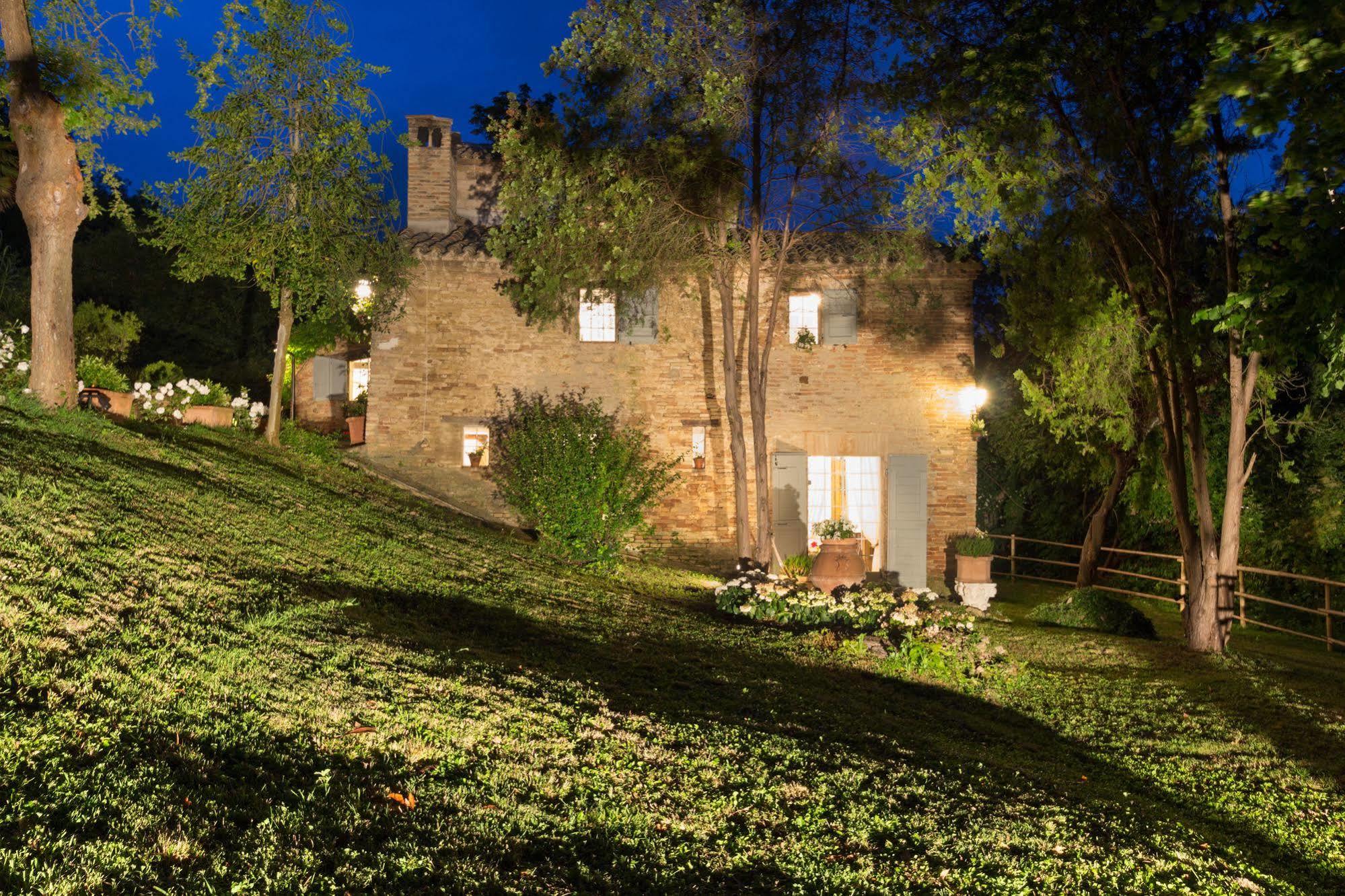 B&B La Residenza Del Poeta Montesicuro Экстерьер фото